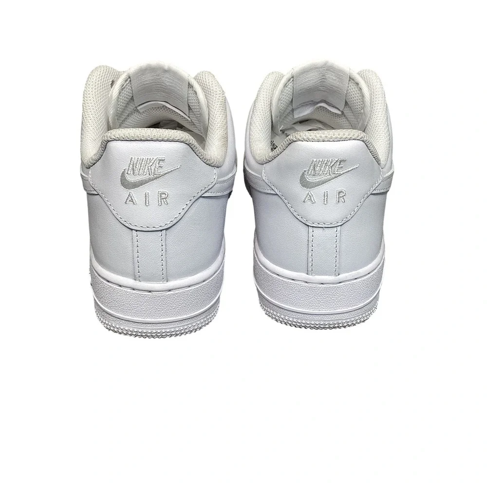 Nike Air Force 1 07 Mens Size 8 White CW2288-111 Good Condition Low Top Sneaker